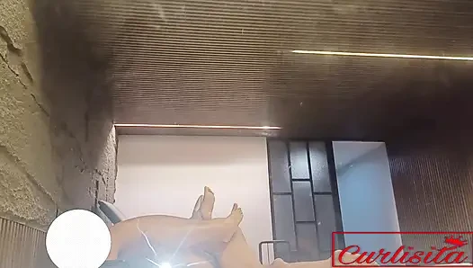 Sıkı ve büyük götlü curlisita dölleniyor