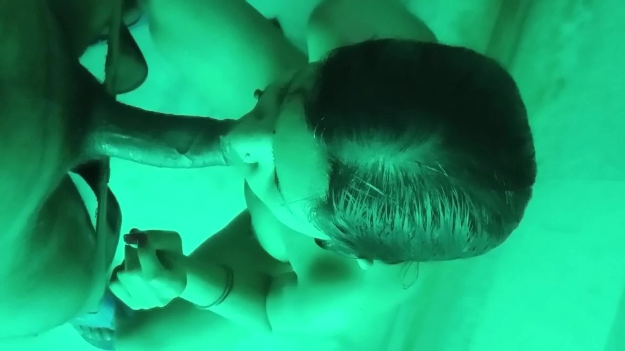 Минет в ванной с Ister