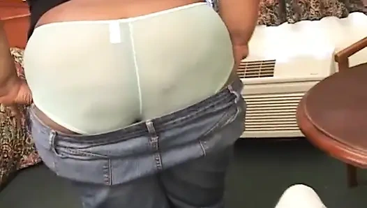 Büyük siyah yarağın üzerindeki siyah dev gibi... ağzına boşalma