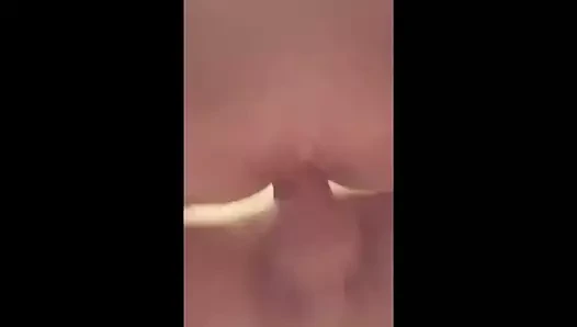 Mlada picka voli zestoko nabijanje