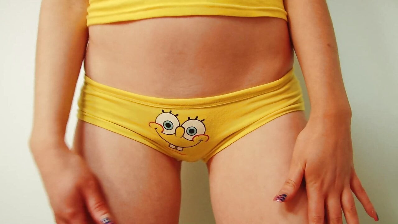 Onun genç seksi vücudu kesinlikle sizi hemen harekete geçirecek.