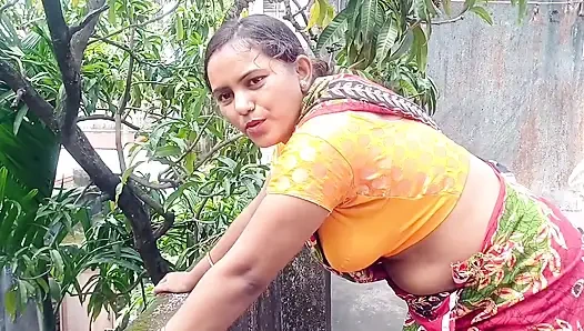 Outdor video.I met a girl in an auto and took her home to work at a beauty parlor and fucked her.