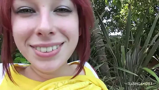 Azgınken bu büyük doğal memeler olağanüstü görünüyor