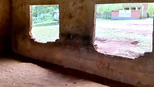 Hintli genç üvey kız kardeş binme becerilerini gösteriyor! Patlayıcı fışkırtma orgazmı ve tonlarca damlayan dölleme