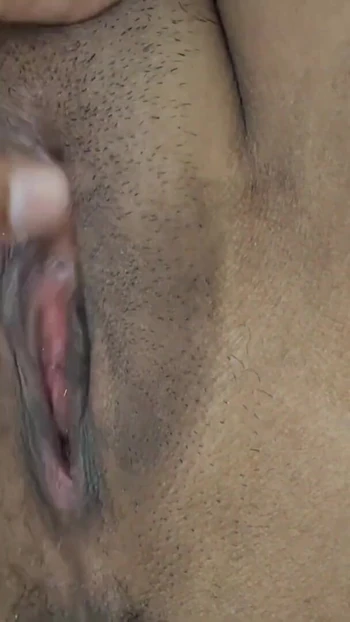 Обязательный момент из "Застукали за покупкой презерватива и трахаю маленькую тугую киску сводной сестры, индийская дези горячая сводная сестра"