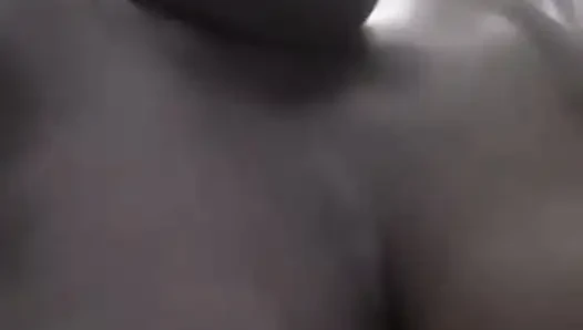 Büyük siyah meme oyunu asmr!!