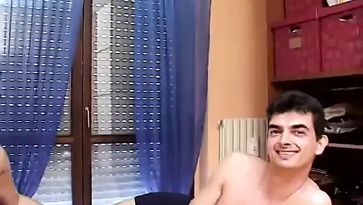 Esmer orta yaşlı seksi kadın ve büyük yarak