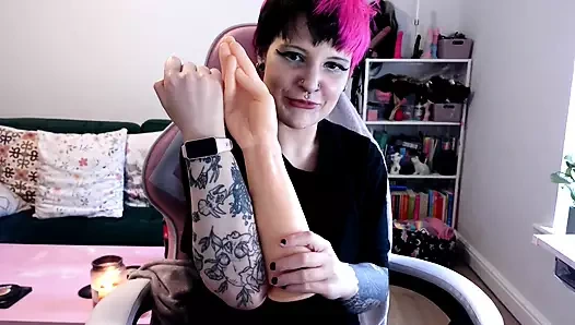 Oyuncak benimle kutularını açıyor