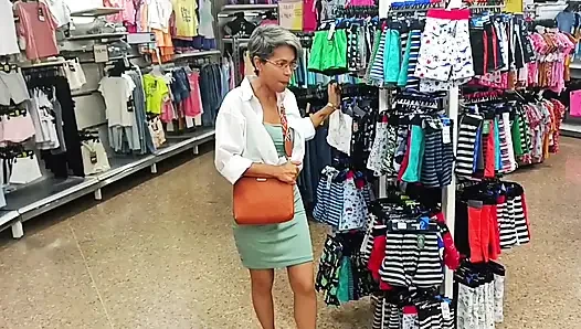 Ever since we went out with the toy, my stepsister hasn't stopped sucking my cock. Spanish porn.