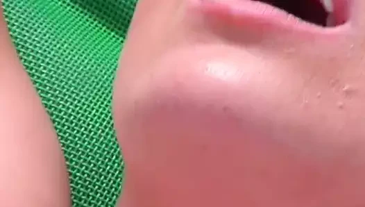 Genç bir sürtük ile bir sahne seviyor seks