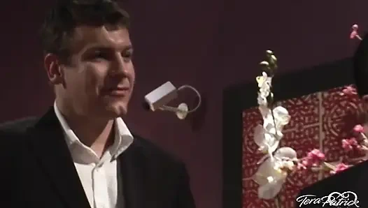 Tera Patrick 2 büyük yarakla üçlü seks yapıyor