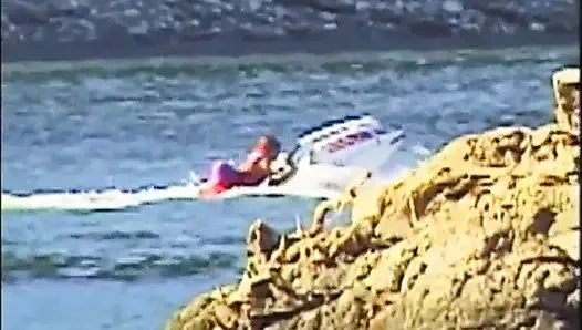 Trío follando en la playa