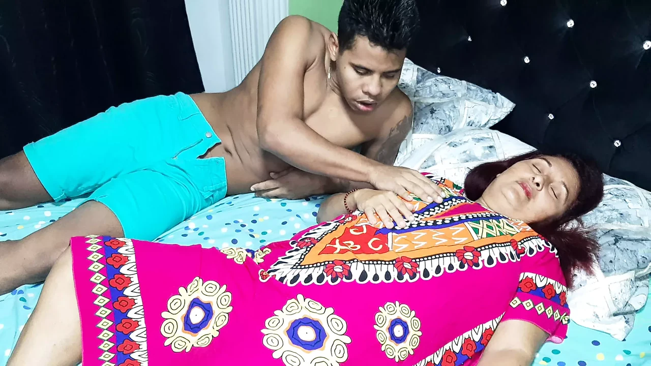 Watch I Wake Up My Stepmom With My Cock In Her Mouth Amateur Porn Feat Victor Y Natalia (4K Ultra) - California Special