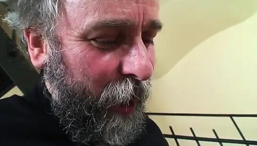 18 Yaşındaki Orospu Yaşlı Adam Tarafından Sevişildi