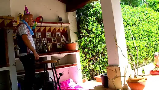 Hediye olarak doğum günü sikişi