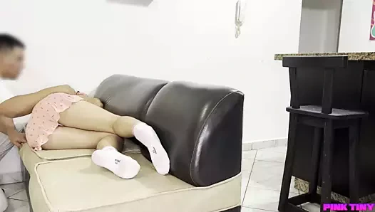 18 yaşındaki sevimli bir kızın sıcak masaj yapmasından faydalanmak çok kolay