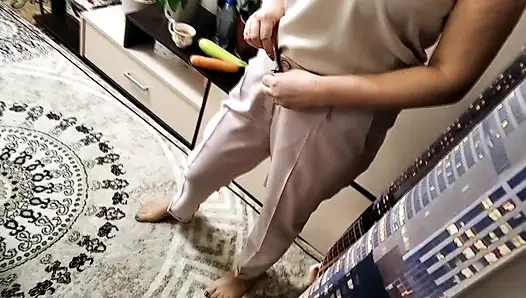 Olgun sürtük Aimee, ağzı açık amcığı ve ilahi derinliklerinde garip aşırı nesneler... ))