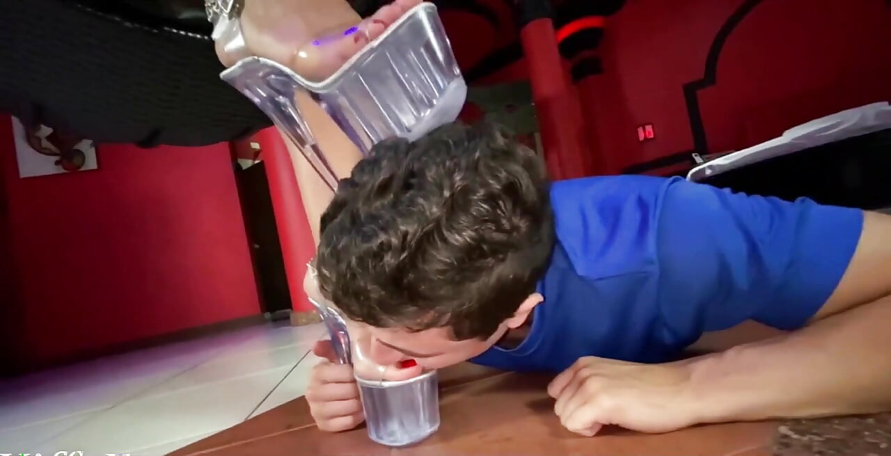 Seksi üvey annem bir dominatrix! Ep 1