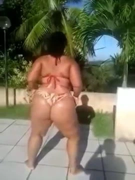 chubby sıcak kız dans