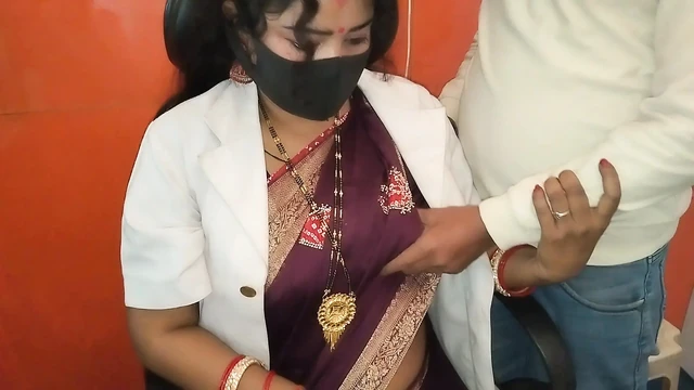 Hintli ateşli evli kadın hintli ateşli çiftlerin viral videosunda sert sikişiyor
