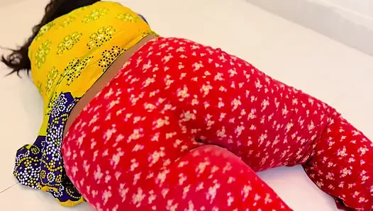 Hintli ateşli orta yaşlı seksi üvey anne üvey oğlu tarafından sikiliyor - büyük göt sikişi ve arkadan sikişiyor - büyük döl