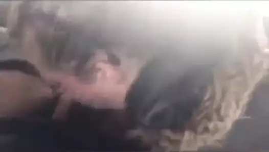 Jess aldatıyor. bir arabada blk horoz berbat.