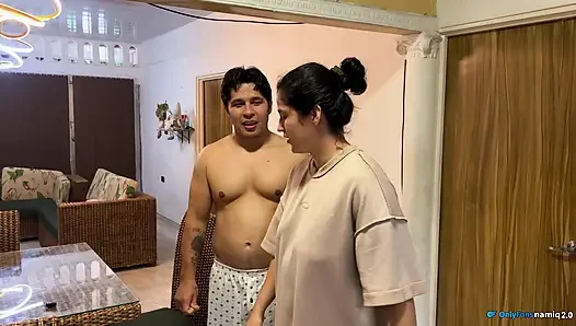 GIZEM BANA ŞIMDIYE KADARKI EN IYI ORAL SEKS YAPıYOR.