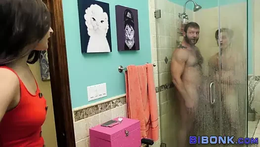 biseksüel kaslı ayı anüsten sürmek horoz