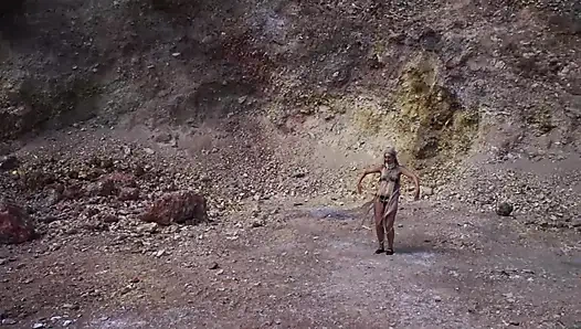 Hills'te Otherland dansı