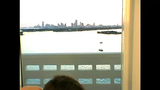 Melony Malone: Büyük Ve Sağlam Bir Penis İçin Büyük Yuvarlak Göğüsler