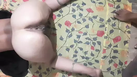 Yaşlı kız arkadaş onu kısrağa yaptı ve ona çok şaplak attı. Yaşlı kız arkadaş bugün görüldü