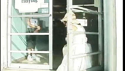 Gidget Hollywood'a gidiyor