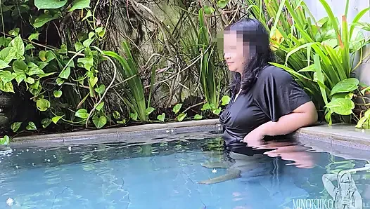 Tombul üvey teyzemle bali'de villanın tadını çıkarın - minokiiko