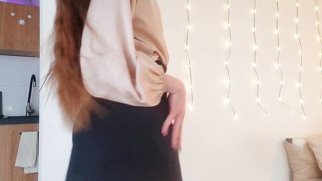 Teenage Young Girl Have Orgasm After Work