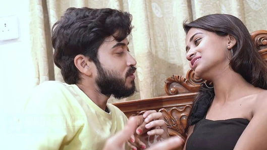 Omg rahul en iyi arkadaşının kız arkadaşını önünde sikiyor (Hintçe net ses)