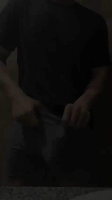 Kolombiyalı twink Femboy'un ağzı mahalleden kaslı maço tarafından mahvedilir