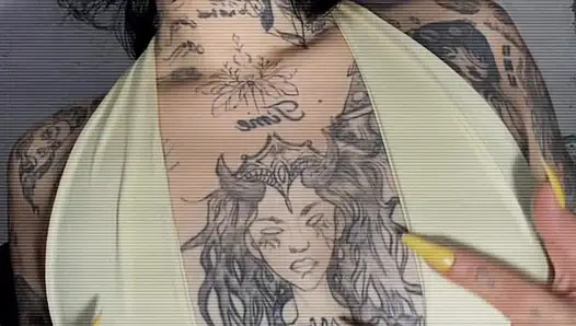 Üvey babası mastürbasyon yaparken onu kaydediyor