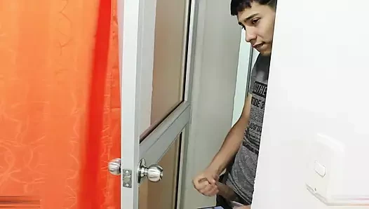 Büyük yarak sulu amcığımı sikiyor - ingilizce porno