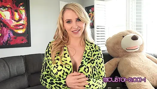 31 talimatı tanrıça Alix Lynx ateşli amcığını hitachi ile tatmin ediyor