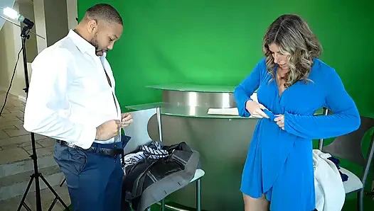 Haber spikeri Cory Chase eş sunucu John Efsanevi ile sikişiyor