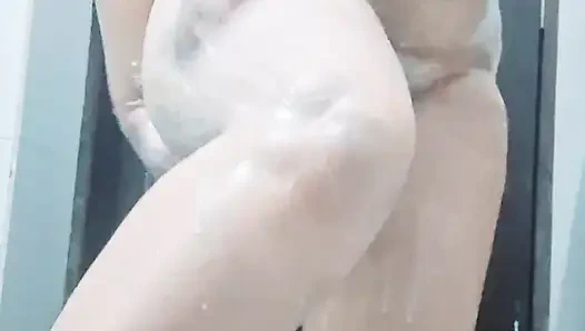 Hintli kız 20 yaşındaki banyo videosu riya desi ateşli hintli