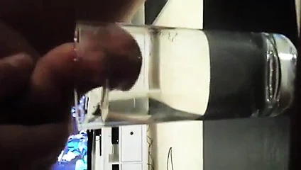 Cum içinde bir bardak