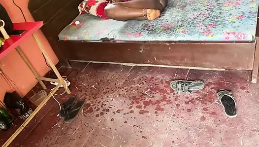 Kremsi kıvrımlı büyük zenci yarağının tadını çıkarıyor