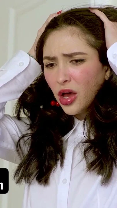Swappz - üvey kız kardeşler üvey erkek kardeşlerin yarağına dokunma fikriyle iğreniyor, ancak sikişmeyi kabul ediyorlar | Klip 1