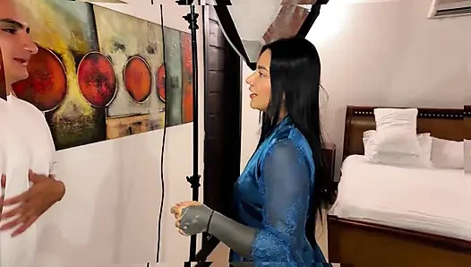Eşcinsel Makyaj Sanatçısı Gibi Davrandı Ve Ben De Onun Kocaman Penisini Emdim Ve Sütüyle Doldum