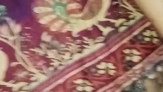 Guy takes advantage of old pickup scheme to Russian girl