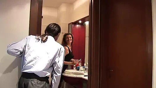 Milf di classe si fa sbattere