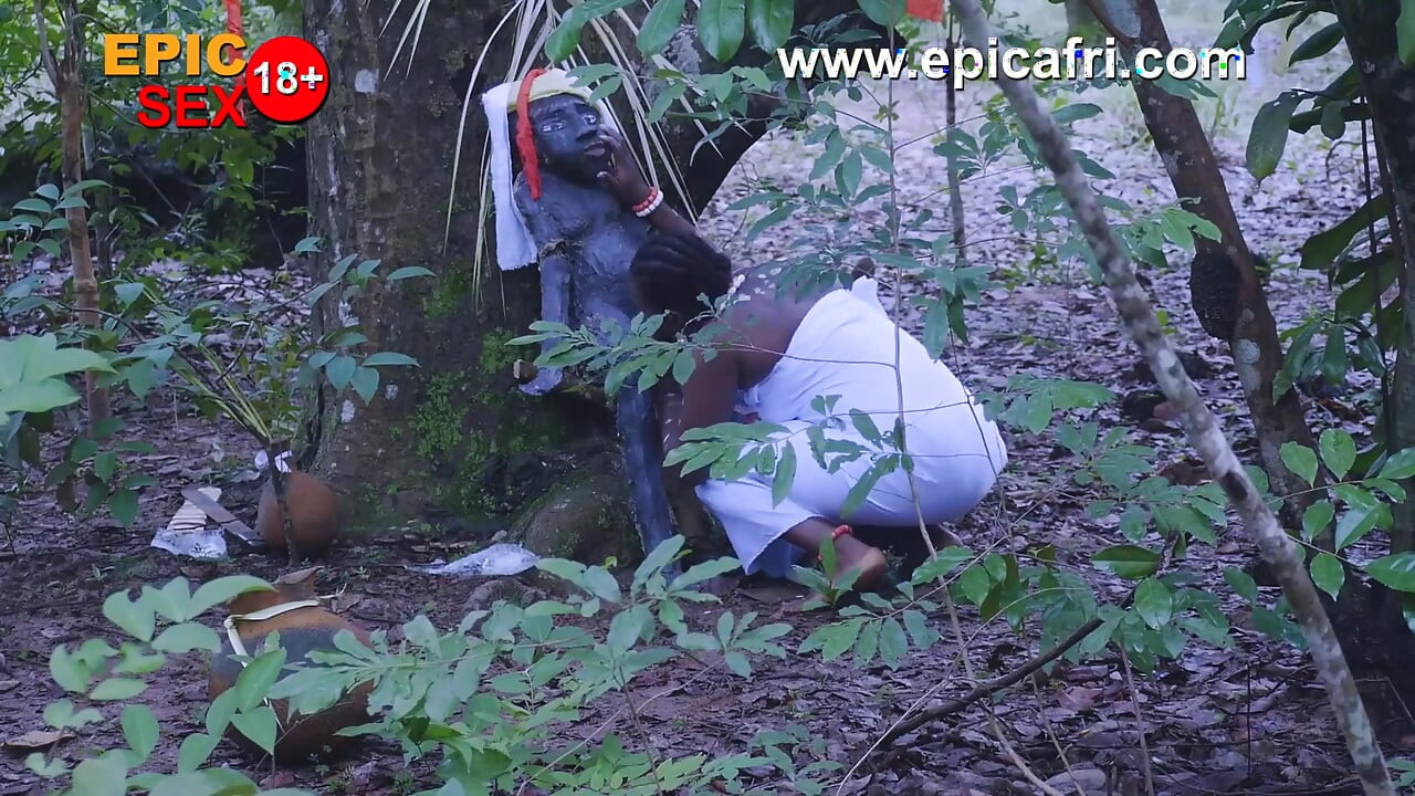 Aşk tanrıçası sikişiyor ve fışkırtıyor