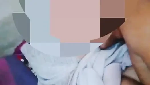 Patronumun karısının hamile olma arzusunu tatmin ediyor