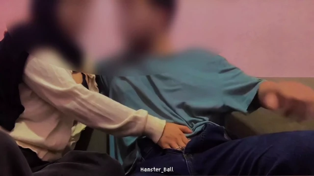 Büyük yaraklı azgın tesettürlü kız arkadaş